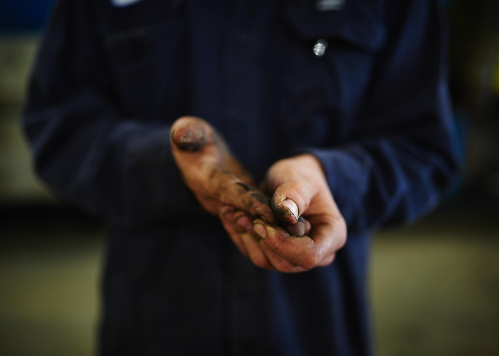 close-up-of-welder-hands