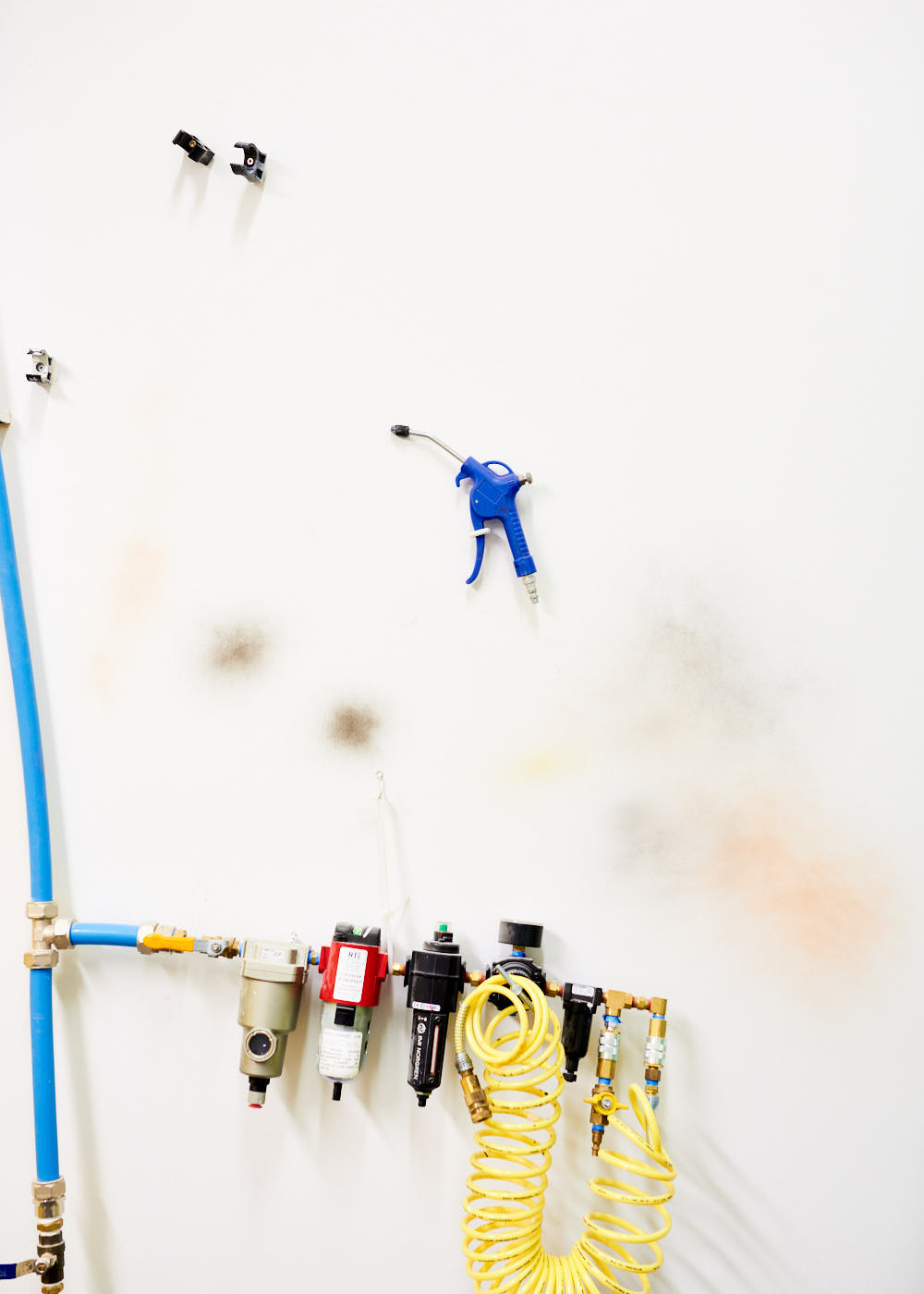 detail-of-guitar-company-spray-booth